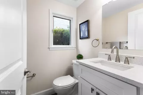 7116 Wardman Rd, Baltimore, MD 21212 photo 19