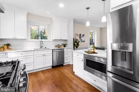 7116 Wardman Rd, Baltimore, MD 21212 photo 6