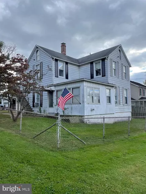35 Elizabeth Ave, Halethorpe, MD 21227