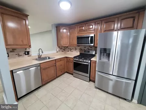 7733 Cornerstone Way, Windsor Mill, MD 21244 photo 4