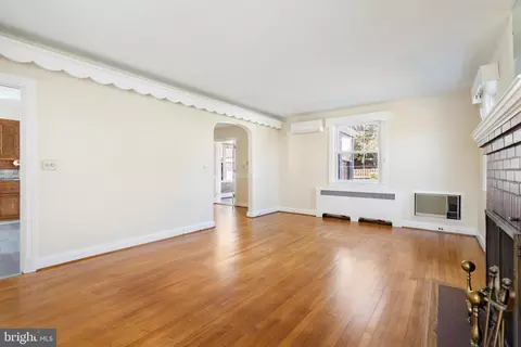1219 Circle Dr, Halethorpe, MD 21227 photo 3