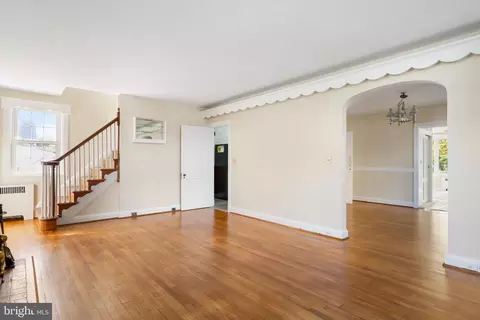 1219 Circle Dr, Halethorpe, MD 21227 photo 4