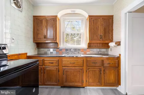 1219 Circle Dr, Halethorpe, MD 21227 photo 8
