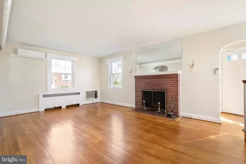 1219 Circle Dr, Halethorpe, MD 21227 photo 2