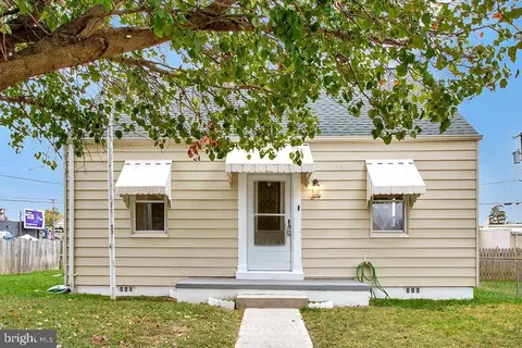 60 Riverside Rd, Essex, MD 21221
