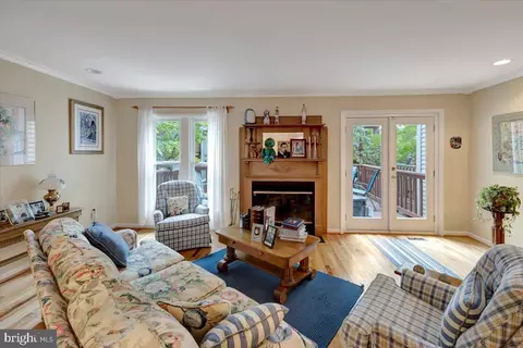 6949 Copperbend Ln, Baltimore, MD 21209 photo 11