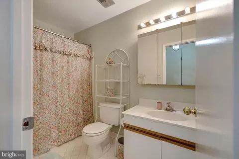 6949 Copperbend Ln, Baltimore, MD 21209 photo 25