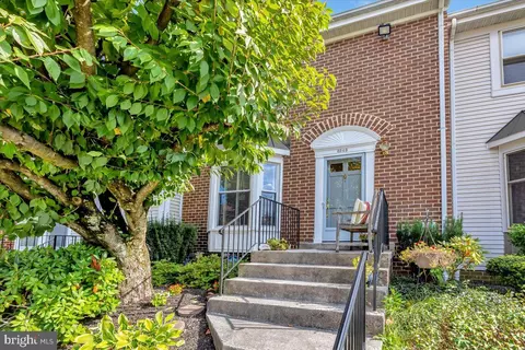 6949 Copperbend Ln, Baltimore, MD 21209 photo 2