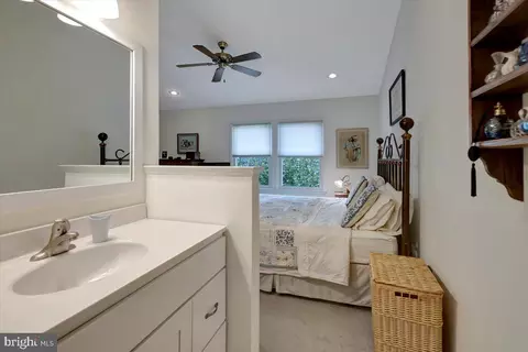 6949 Copperbend Ln, Baltimore, MD 21209 photo 18