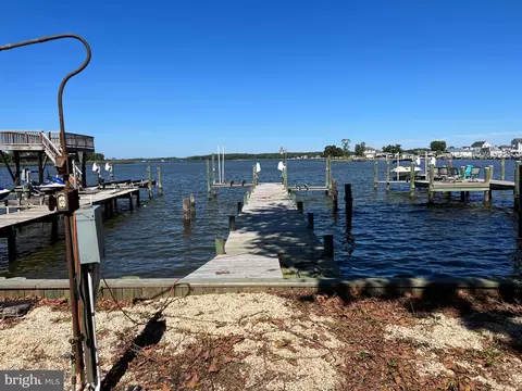 6708 River Drive Rd, Sparrows Point, MD 21219 photo 2