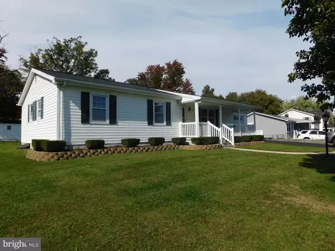 712 N Woodward Dr, Essex, MD 21221