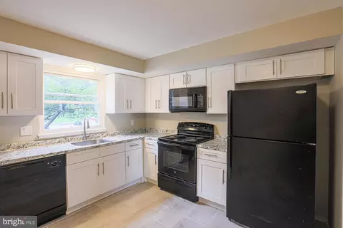 22 Baroness Ct, Owings Mills, MD 21117