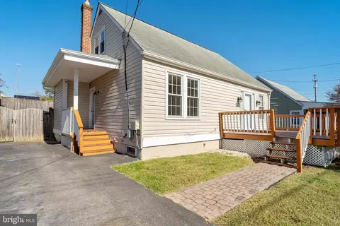 2810 Manoff Rd, Halethorpe, MD 21227