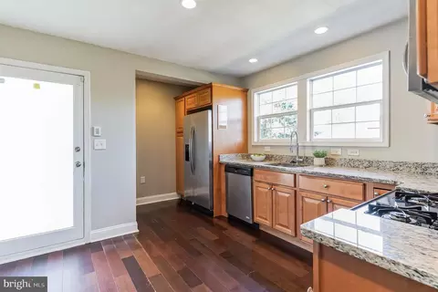 2810 Manoff Rd, Halethorpe, MD 21227 photo 4