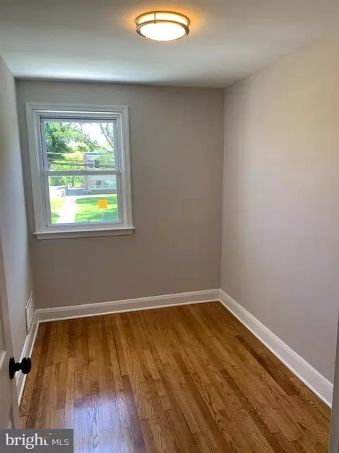 114 Kingston Rd, Middle River, MD 21220 photo 6