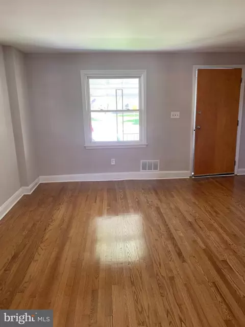 114 Kingston Rd, Middle River, MD 21220 photo 3