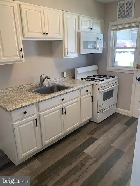 114 Kingston Rd, Middle River, MD 21220 photo 4