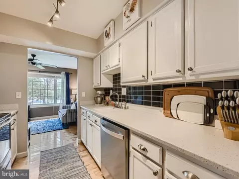 6 Millbridge Ct, Nottingham, MD 21236 photo 9