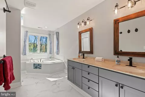 14543 Manor Rd, Phoenix, MD 21131 photo 30