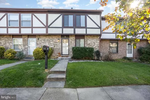 11 Medici Ct, Parkville, MD 21234