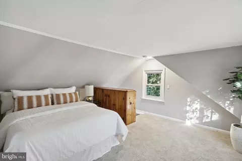 Bedroom - 3501 Sollers Point Rd, Dundalk, MD 21222 photo 4 of 6