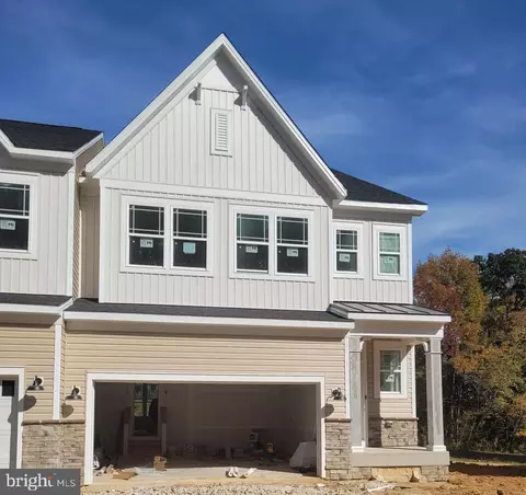 502 Waters Landing Dr, Essex, MD 21221
