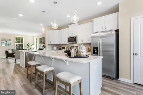 612 Barnhurst St, Middle River, MD 21220