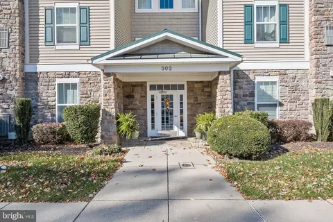 302 Wyndham Cir #302B, Owings Mills, MD 21117