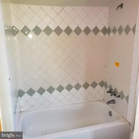 3605 Annapolis Rd, Halethorpe, MD 21227 photo 24