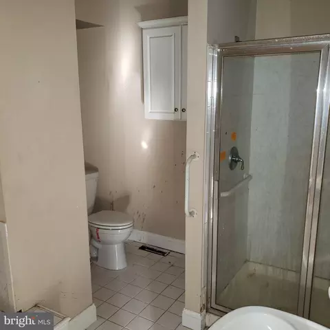 3605 Annapolis Rd, Halethorpe, MD 21227 photo 6