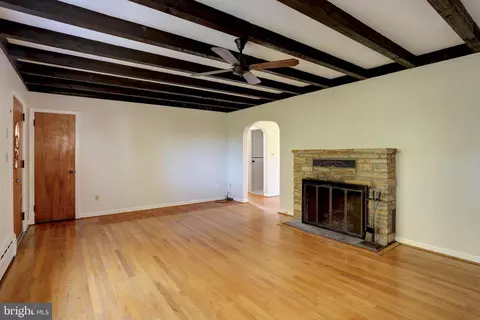 5741 Mineral Ave, Halethorpe, MD 21227 photo 3