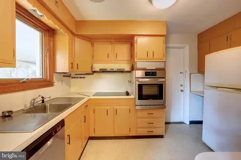 5741 Mineral Ave, Halethorpe, MD 21227 photo 8