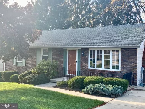 11 Flanders Ridge Ct, Cockeysville, MD 21030