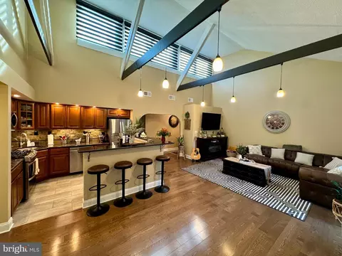 4 Longstream Ct #302, Baltimore, MD 21209 photo 3