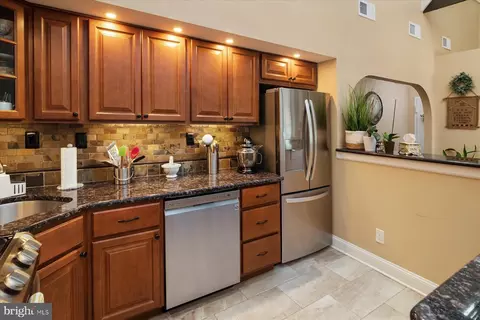 4 Longstream Ct #302, Baltimore, MD 21209 photo 12