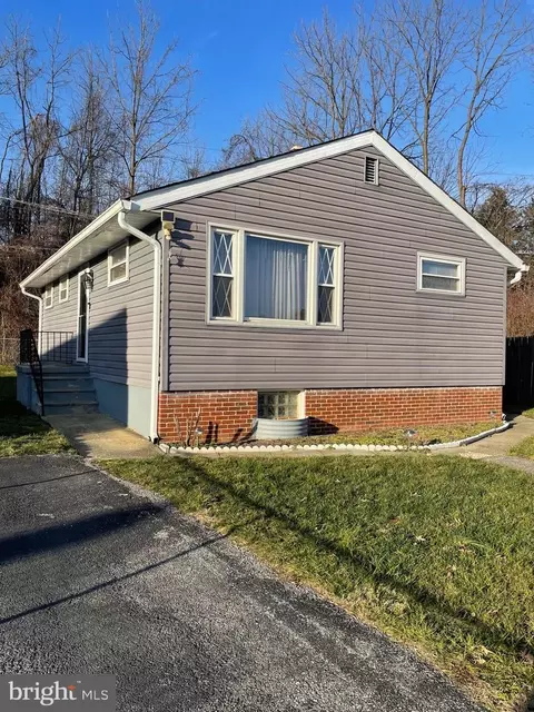 8 Bright Cir, Gwynn Oak, MD 21207