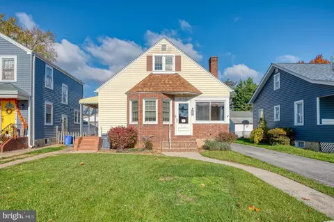 102 Hawthorne Ave, Pikesville, MD 21208