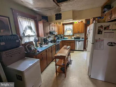 5223 Benson Ave, Halethorpe, MD 21227 photo 5
