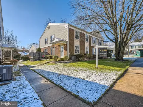 3 Falls Chapel Way #B, Reisterstown, MD 21136