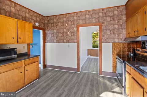 Kitchen - 207 Wampler Rd, Middle River, MD 21220 photo 2 of 2
