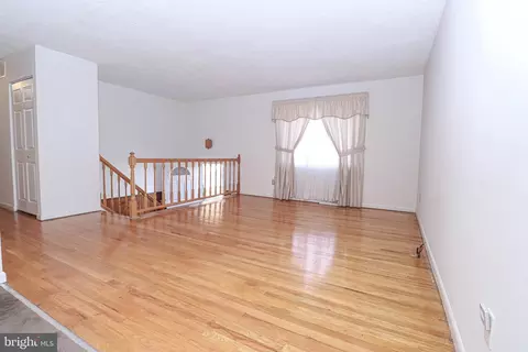421 Brownell Rd, Middle River, MD 21220 photo 4