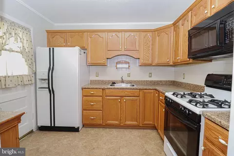 421 Brownell Rd, Middle River, MD 21220 photo 9