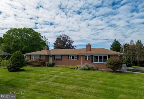 2312 Ravenview Rd, Lutherville Timonium, MD 21093