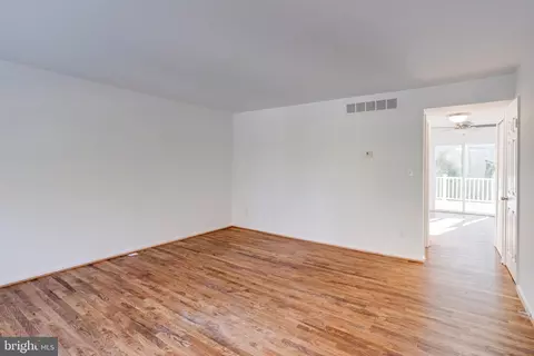 15 Bridgeview Ct, Nottingham, MD 21236 photo 3