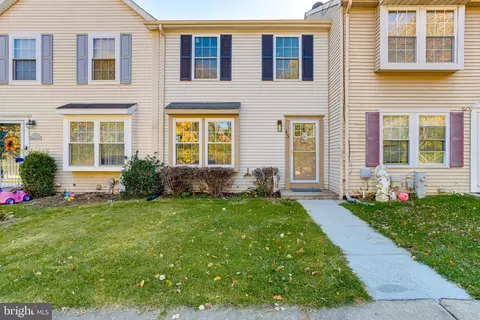 15 Bridgeview Ct, Nottingham, MD 21236
