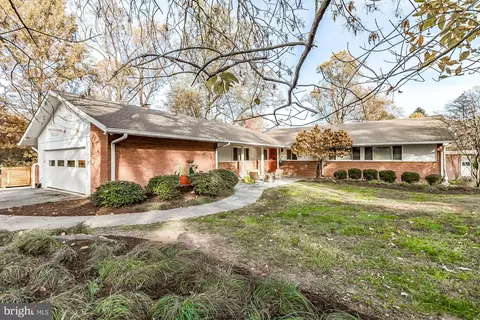 3106 Woodvalley Dr, Pikesville, MD 21208
