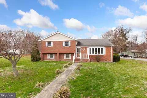 Exterior - 2446 Lodge Farm Rd, Sparrows Point, MD 21219 photo 2 of 16