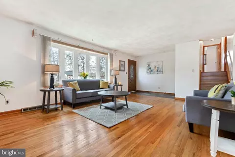 Living - 2446 Lodge Farm Rd, Sparrows Point, MD 21219 photo 1 of 5