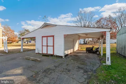 Exterior - 2446 Lodge Farm Rd, Sparrows Point, MD 21219 photo 11 of 16
