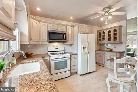 Kitchen - 2446 Lodge Farm Rd, Sparrows Point, MD 21219 photo 1 of 3